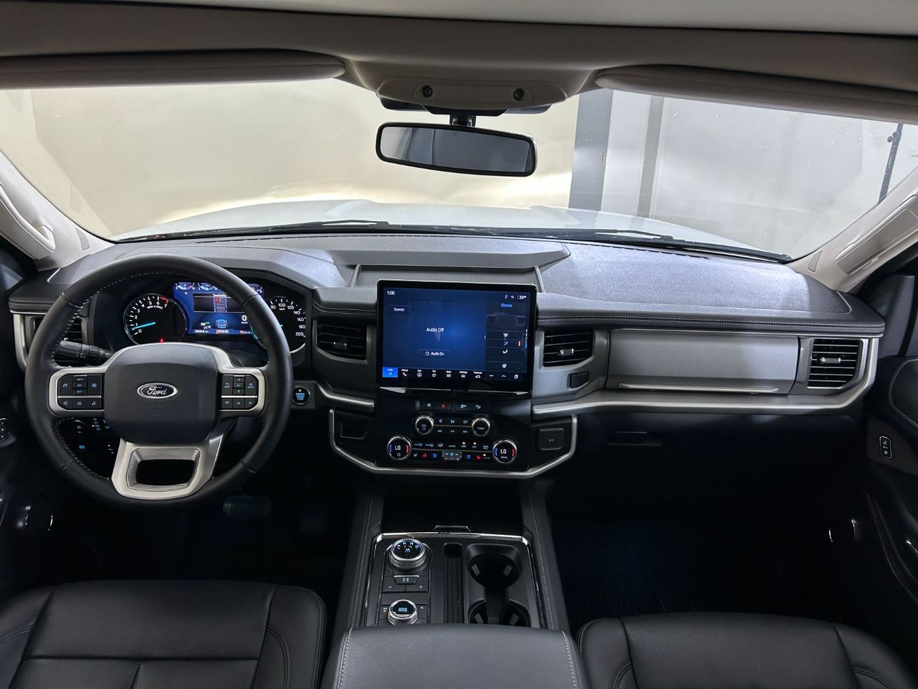 Ford Expedition XLT 3.5L (380 HP) 4WD XT224 EXPEDITION XLT 4X4 NAV 3.5L ECOBOOST AT ACTIVEX + COOLER BOX