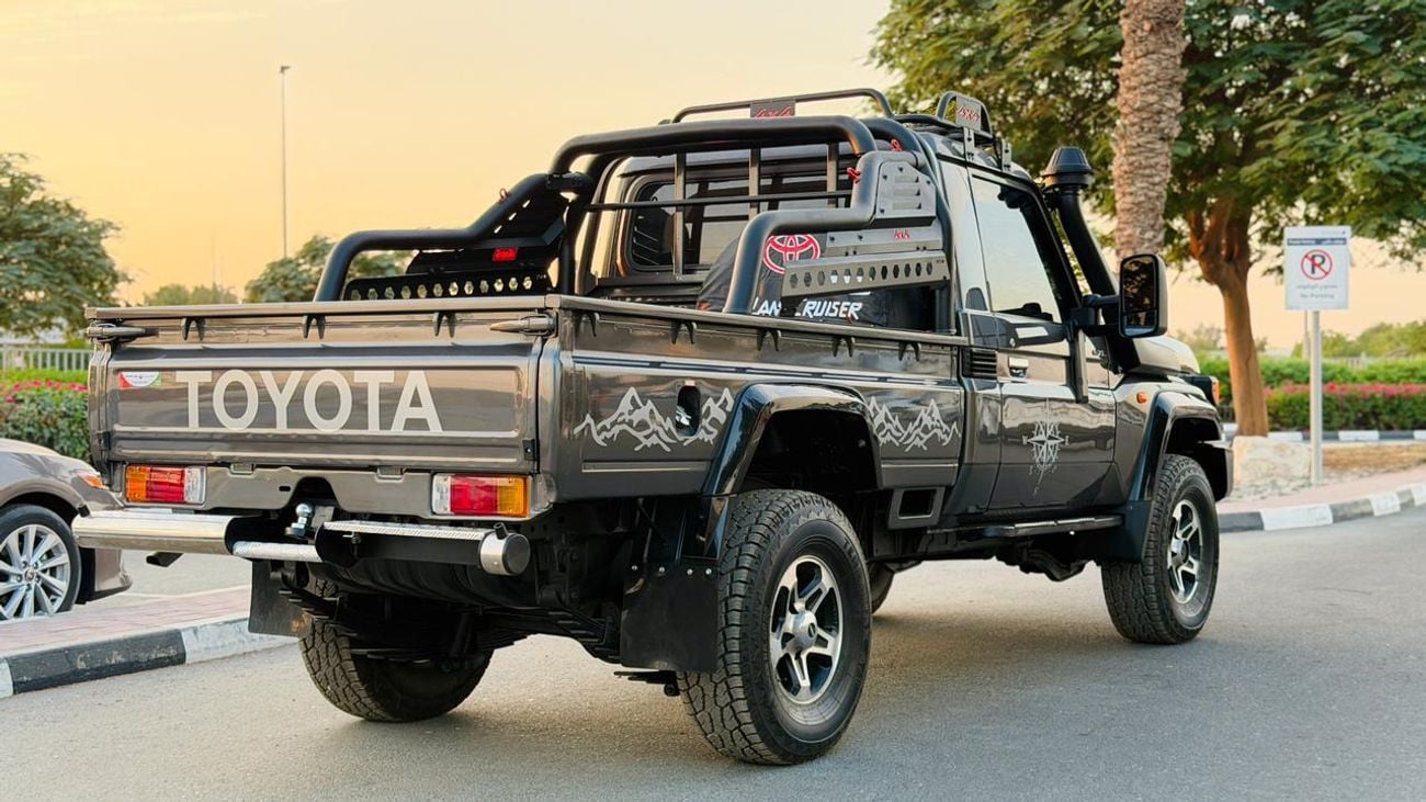 تويوتا لاند كروزر بيك آب MODIFIED TO 2025 MODEL | SINGLE CAB | MANUAL TRANSMISISON | 4.5L | RHD | SPORTS BAR