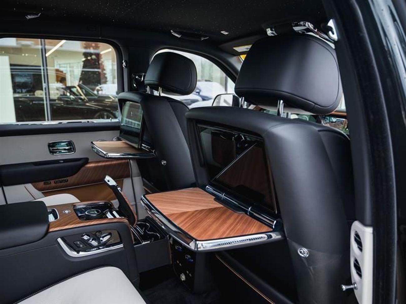 Rolls Royce Cullinan STD Series II with Captain Seats