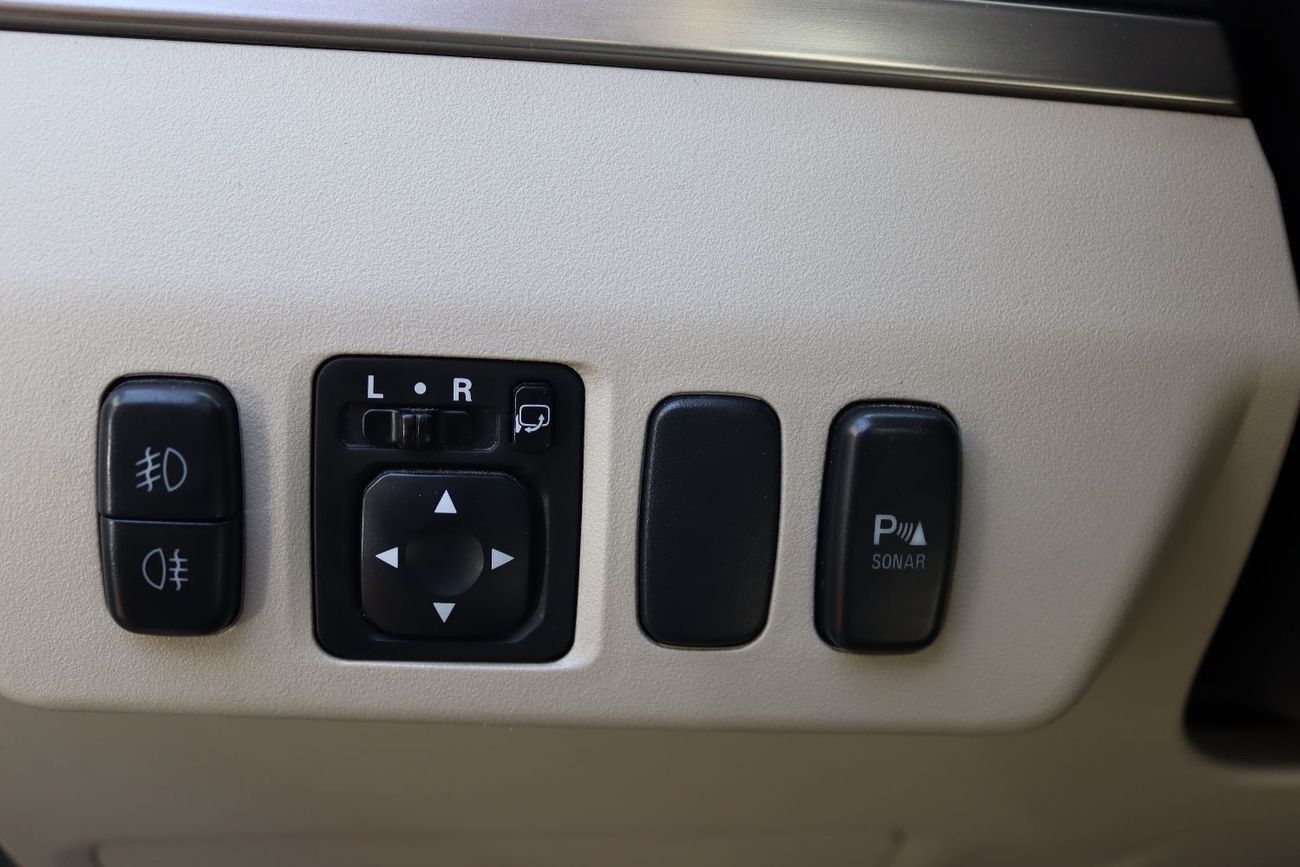 ميتسوبيشي باجيرو بلاتينوم خليجي - خاللية من الحوادث - مكينة 3800 سي سي - فل كامل - بحالة ممتازة من الداخل والخارج