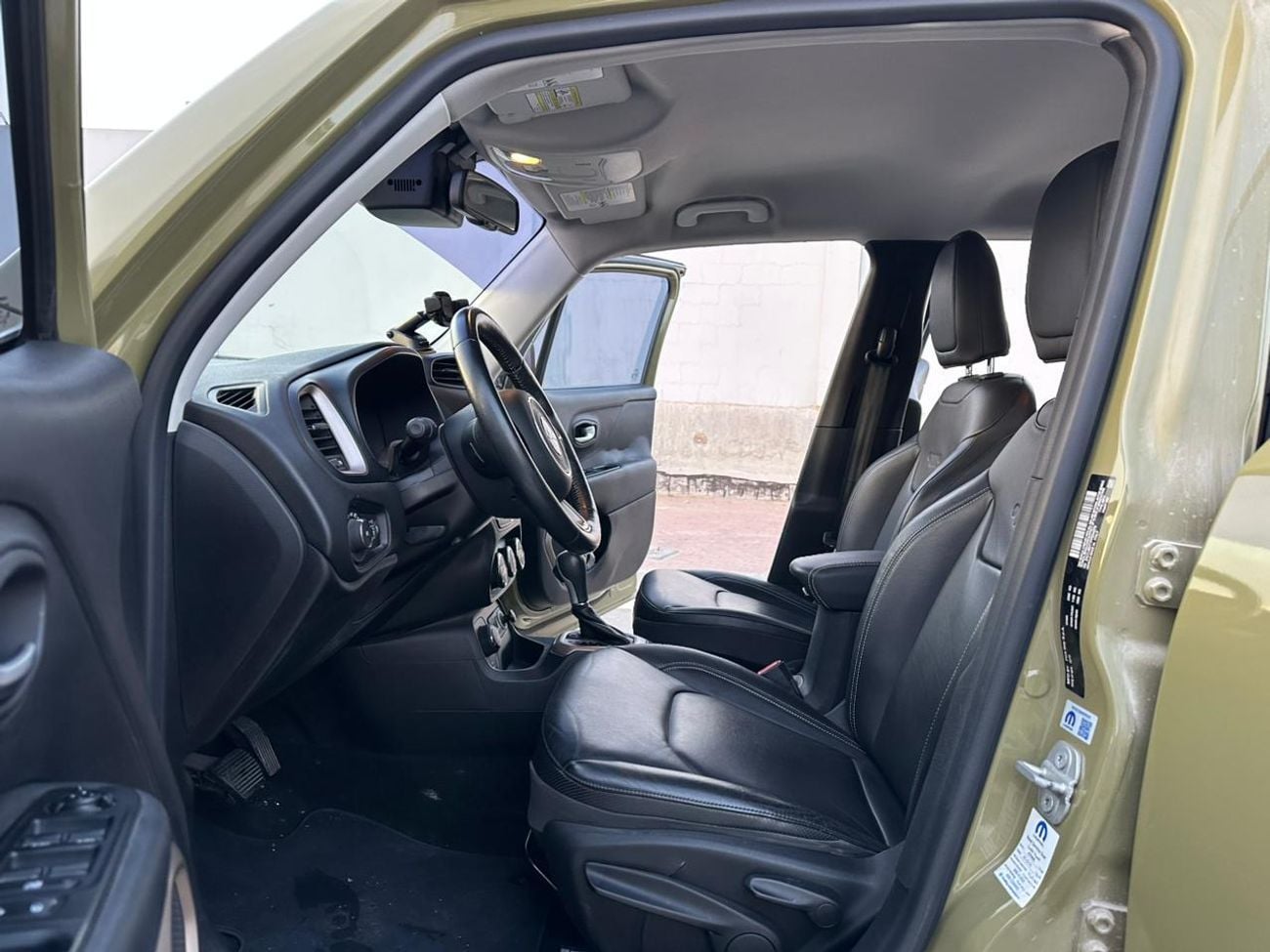 جيب رينيجيد Limited 2.4L