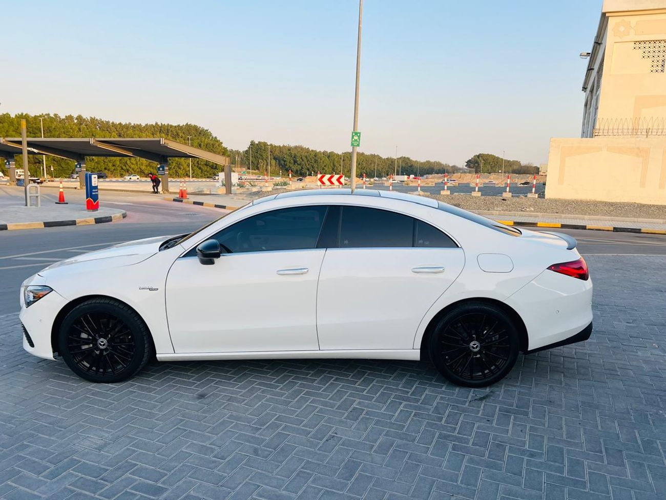 مرسيدس بنز CLA 250 Premium + 2.0L