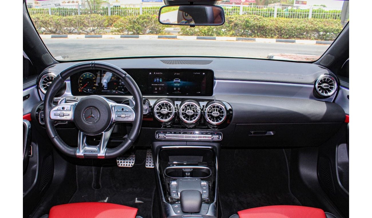 Mercedes-Benz A 35 AMG Premium + MERCEDES-BENZ A35 AMG