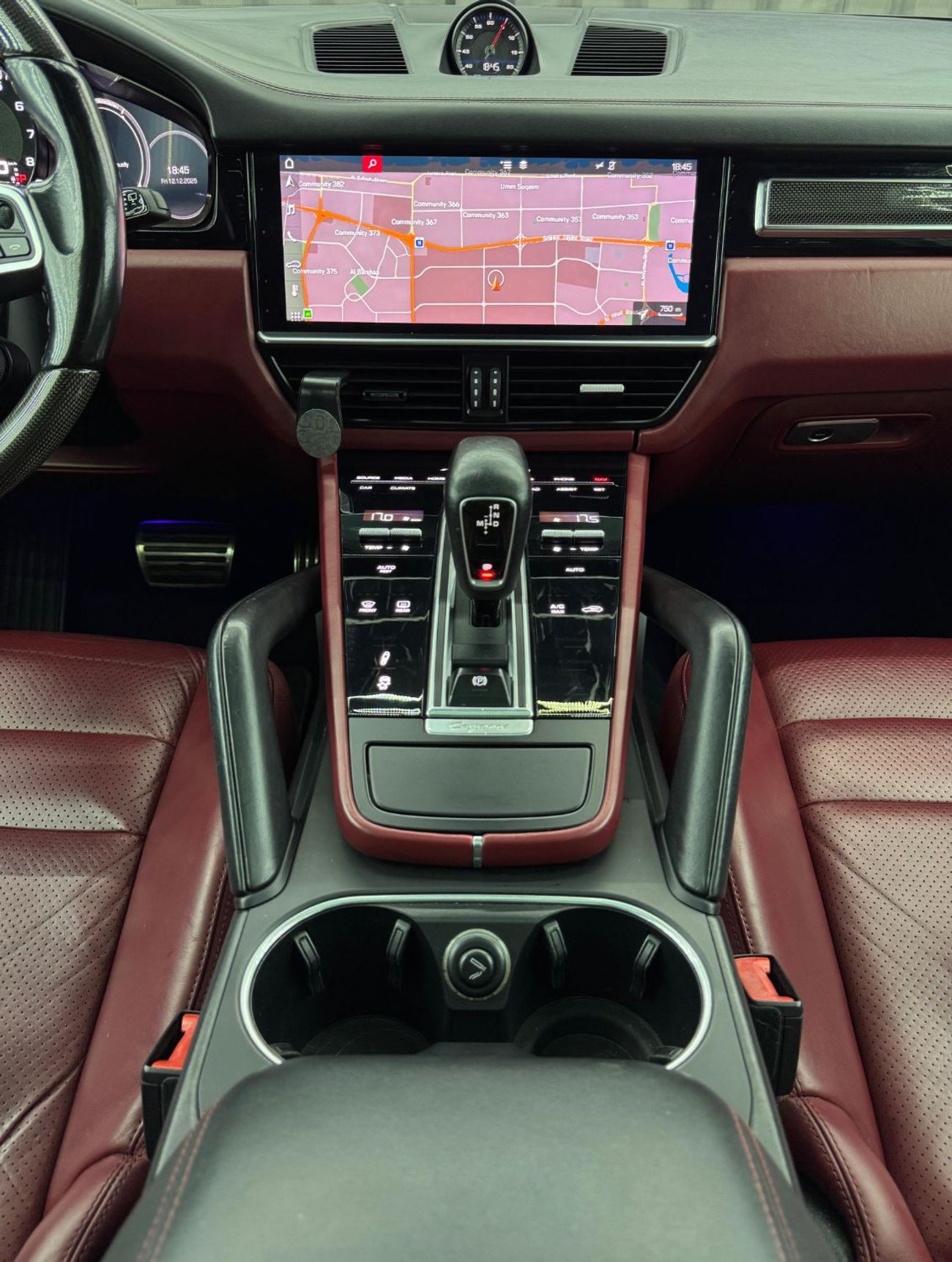 Porsche Cayenne S 2.9L (440 HP) 2019 Porsche Cayenne, 2027 Warranty, Full Service History, Sport Chrono Package, GCC