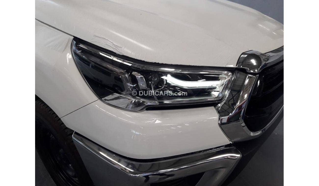 Toyota Hilux 2.4 L , Diesel , Manual , Rear AC