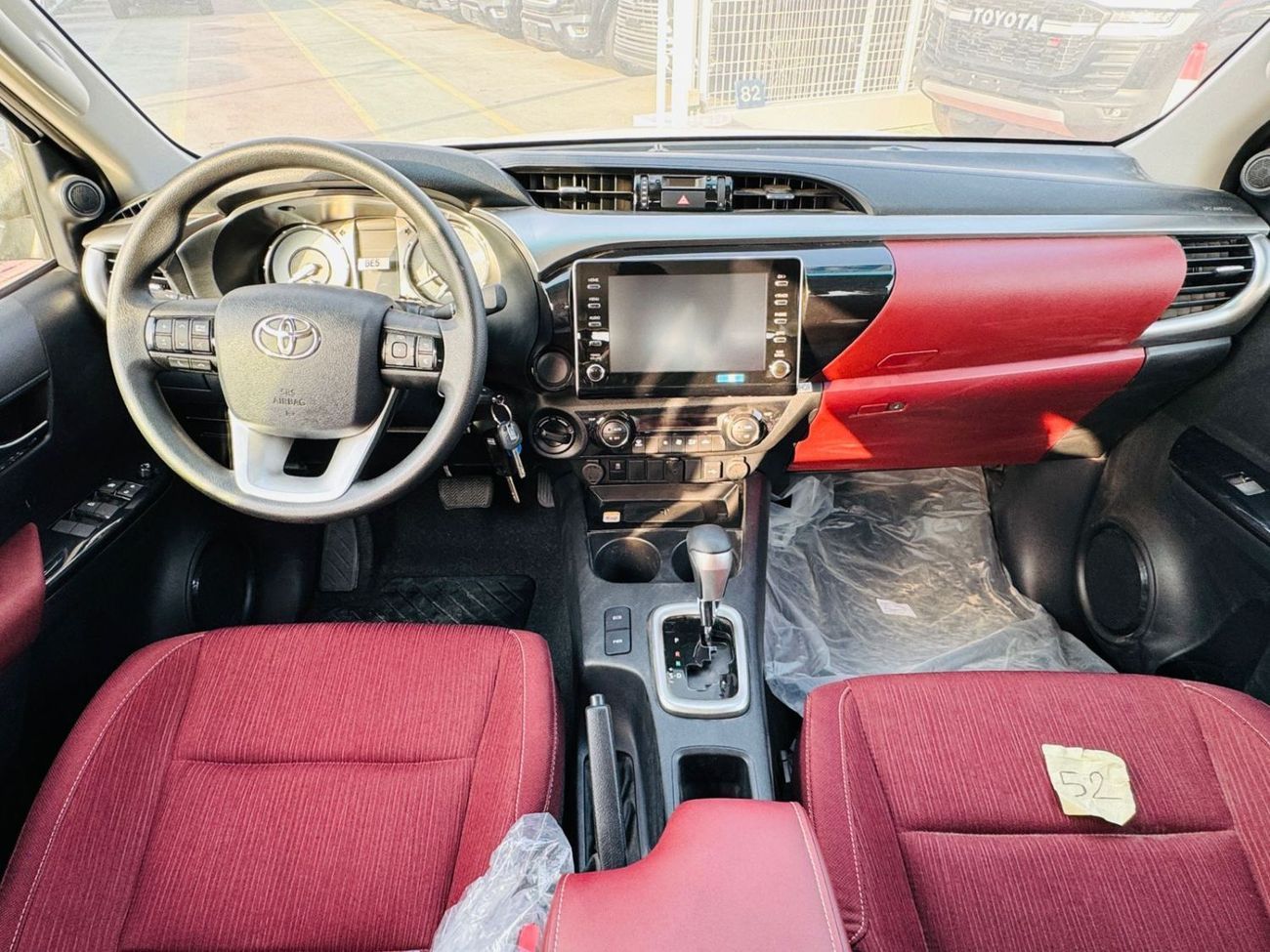 Toyota Hilux TOYOTA HILUX 2.7L PTR MID/O A/T WHITE 2025