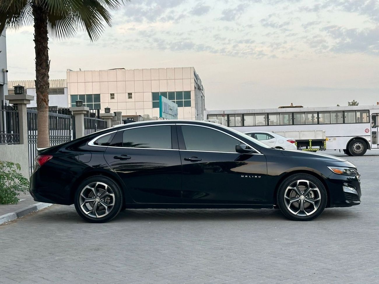 شيفروليه ماليبو شفروليه ماليبو ال تي  موديل : 2020 المطلوب 37,000 درهم  الممشى 98,000 كم  وارد امريكا  ، جلد ، مثبت 