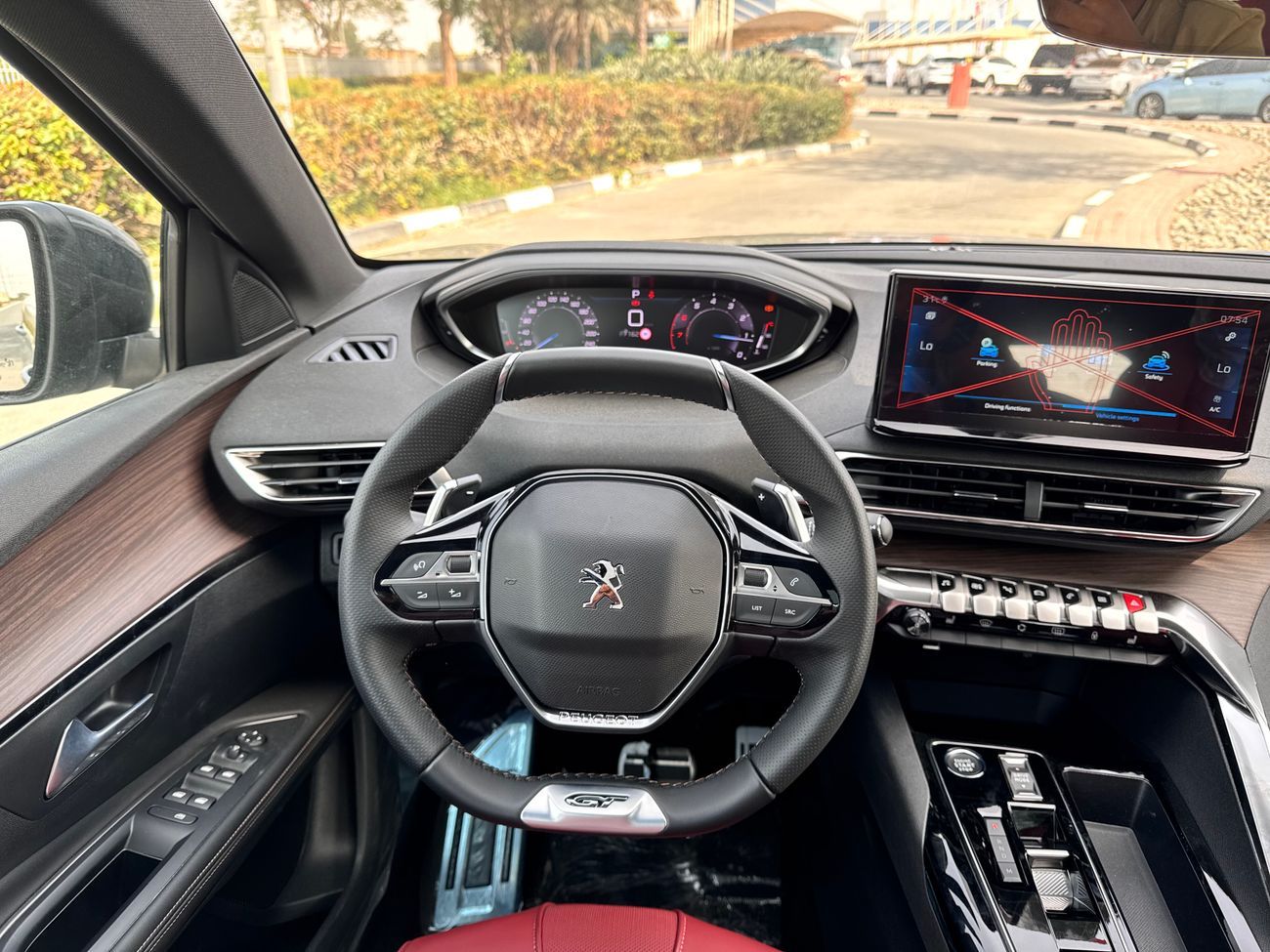 بيجو 5008 2025 PEUGEOT 5008 GT 1.6L CUV FWD 7-Seats 5Doors brand new 0km