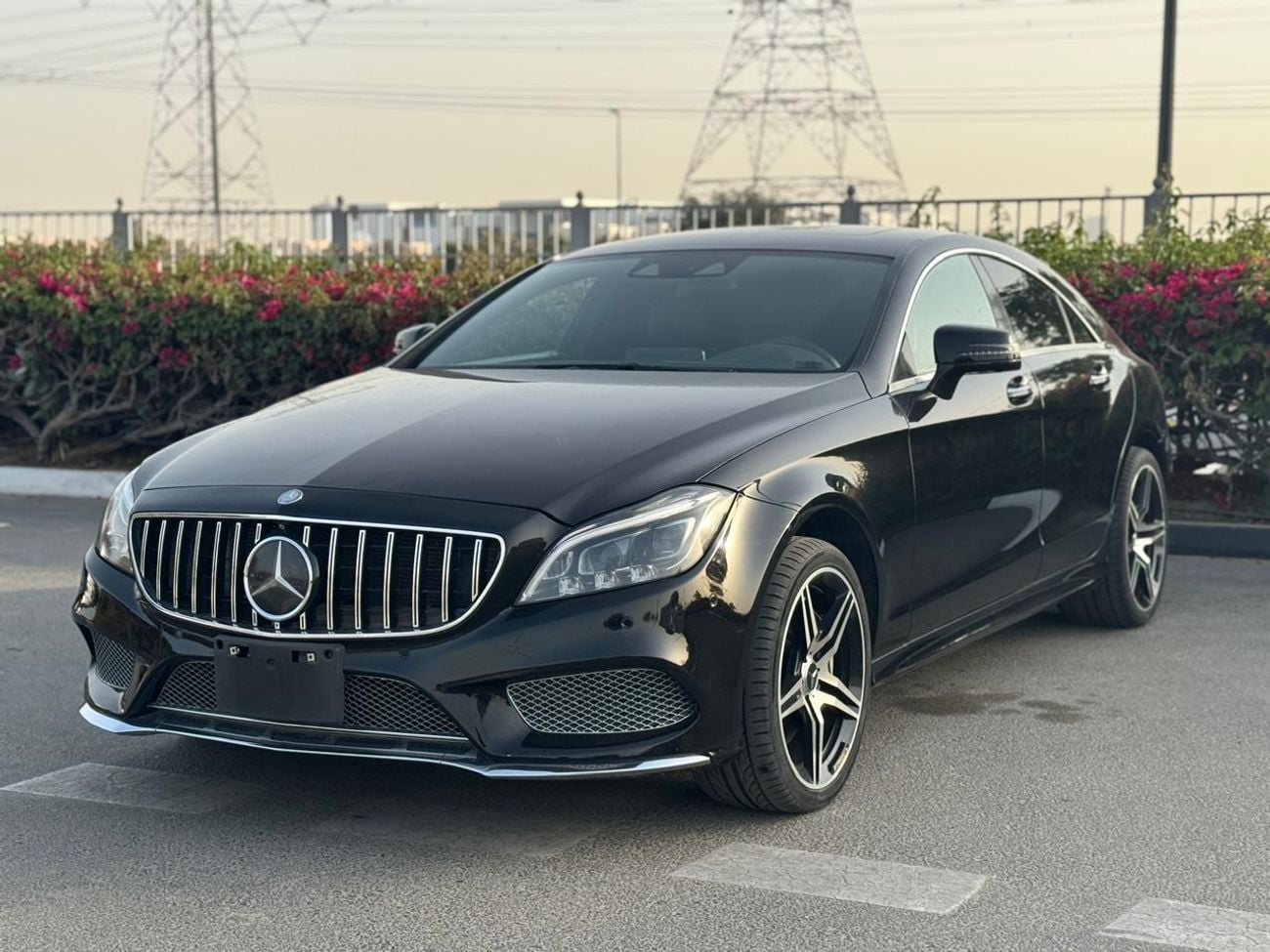 Mercedes-Benz CLS 550 Mercedes-Benz CLS 550 – 2016 | V8 Biturbo | Japanese Specs  A perfect combination of luxury, perform