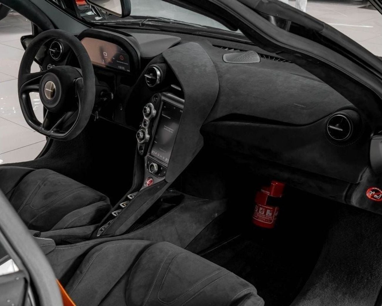 McLaren 720S Std 720-S UPGRADED TO 765-LT - GCC -EXHAUST SYSTEM + 999K GOLD IN EXHAUST + FULL CARBON FIBER EXTERI