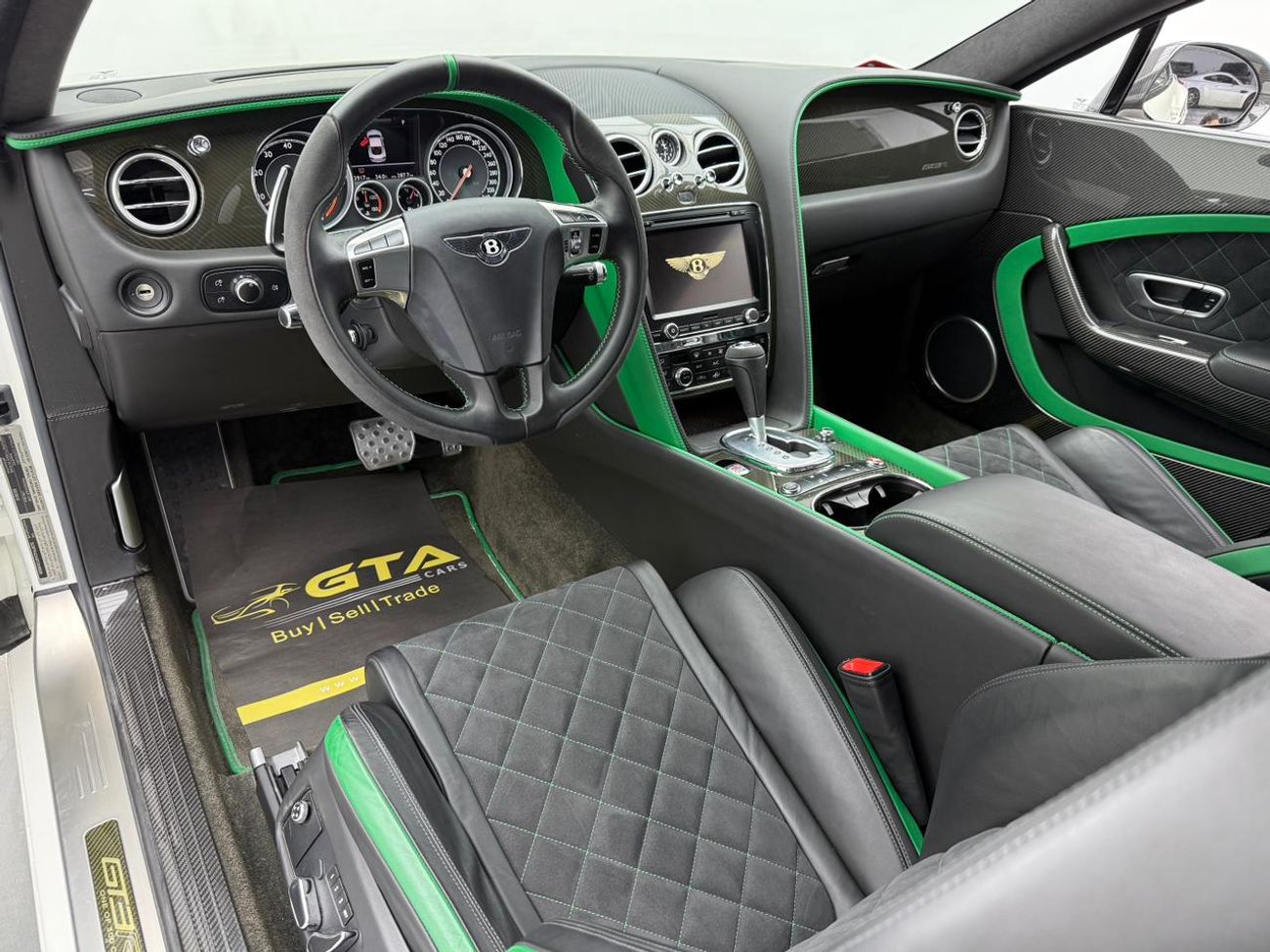 بنتلي كونتيننتال GT3-R 4.0L 2015 Bentley Continental GT3-R ,Excellent Condition ,GCC