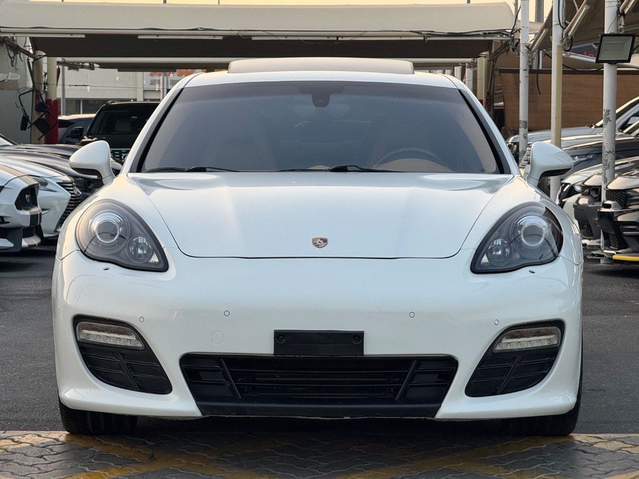 Porsche Panamera 4S 4.8L