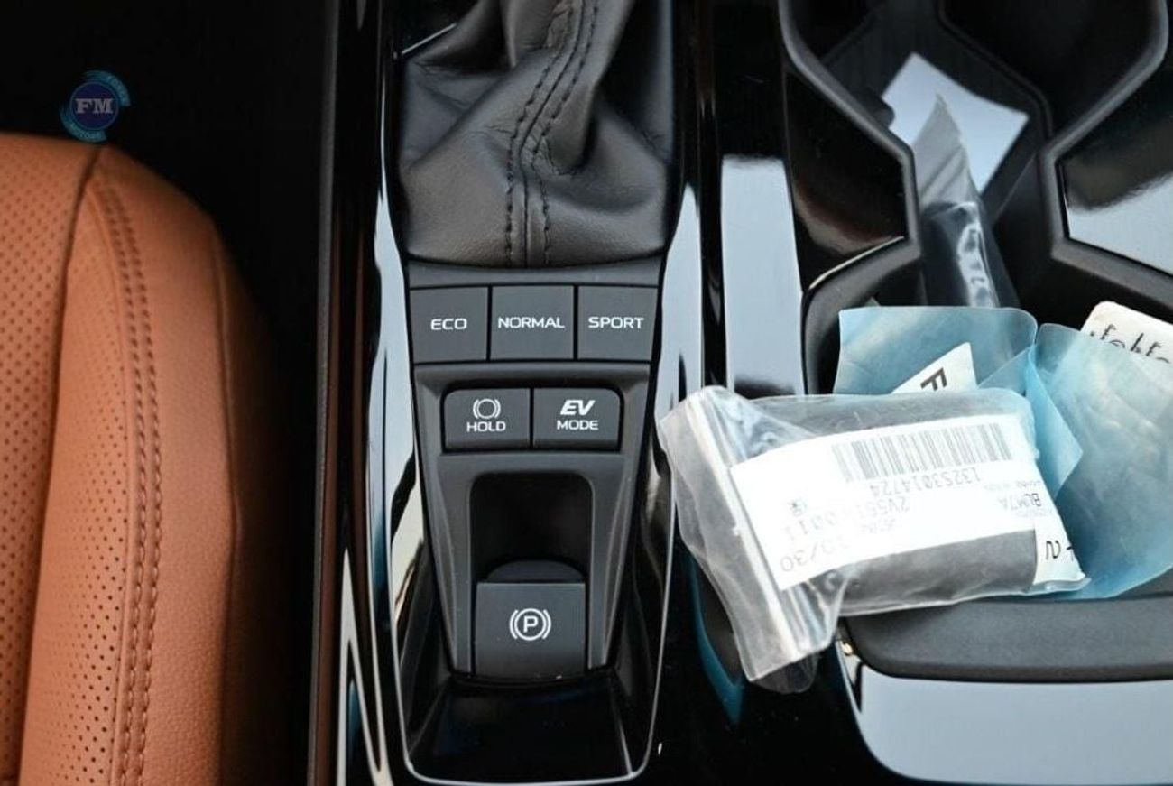 Toyota Camry Hybrid Lumiere 2.5L Petrol 5 Seater Automatic