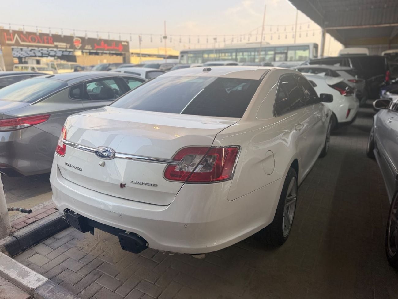 Ford Taurus LTD
