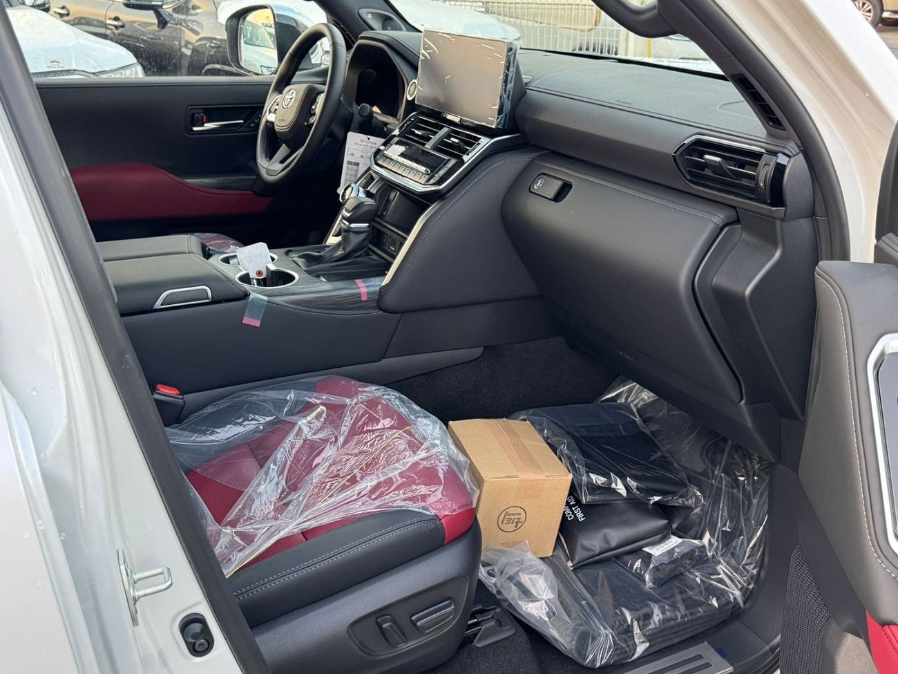 تويوتا لاند كروزر TOYOTA LANDCRUISER 300 VXR 3.5L PTR A/T F/O 2026 WHITE