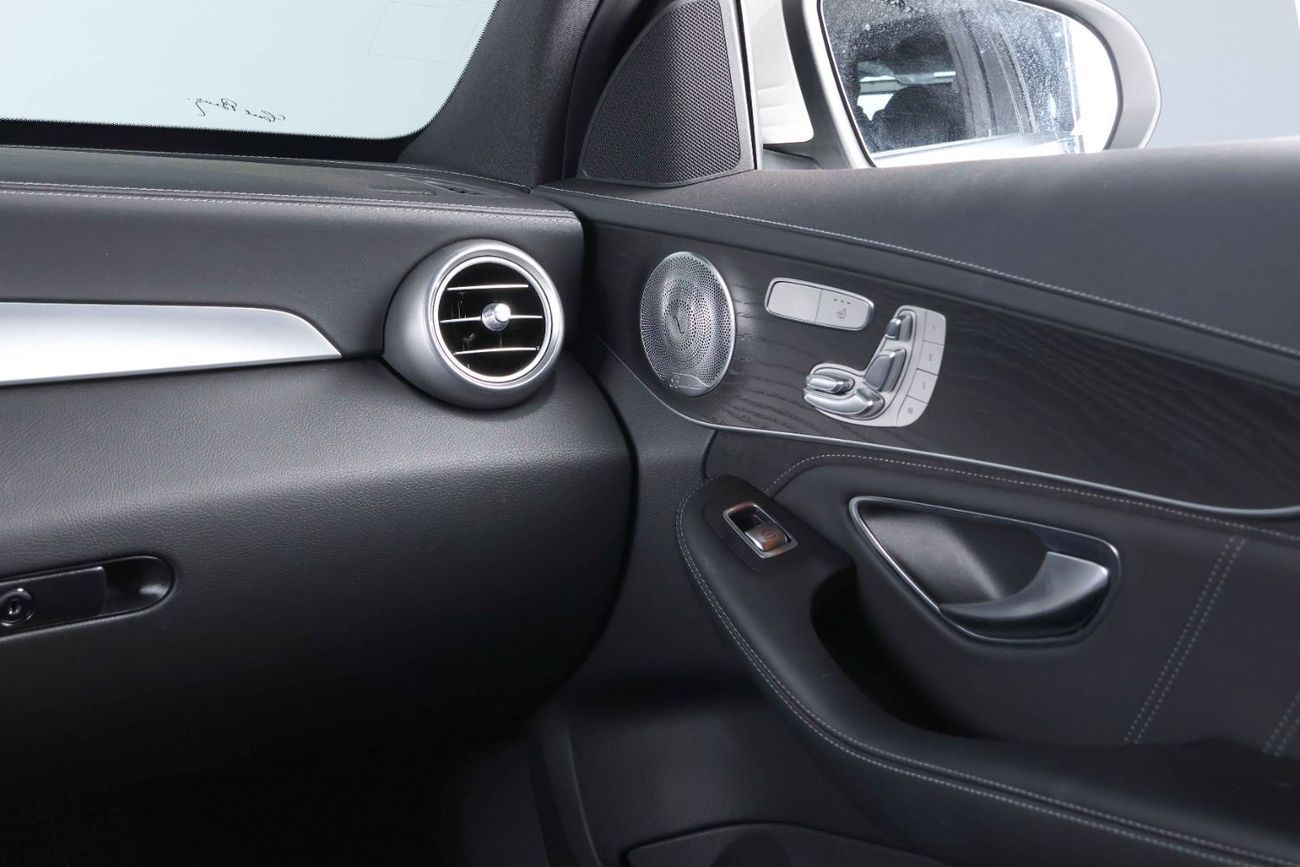 Mercedes-Benz C 63 AMG Std 4.0L Sedan 2017-MERCEDES BENZ C63 AMG-FULL SERVICE HISTORY-IMMACULATE CAR