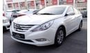 Hyundai Sonata Gulf model 2012 without accidents, white inside beige, you don't need any expenses.