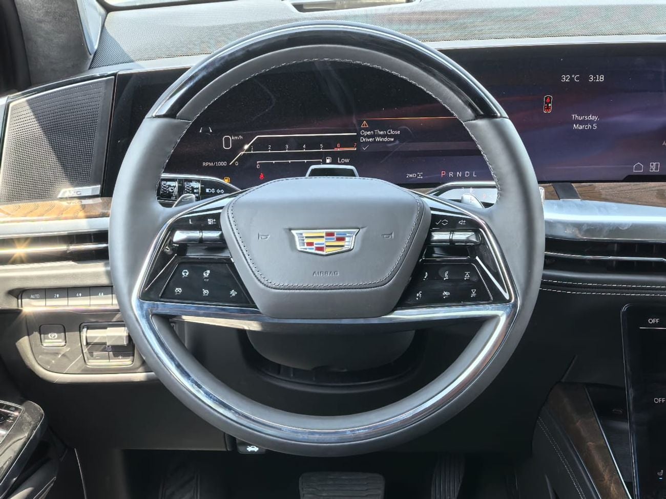 Cadillac Escalade ESV(Long)Sport Platinum Onyx Black Pkg | Fridge | 545k for local registration