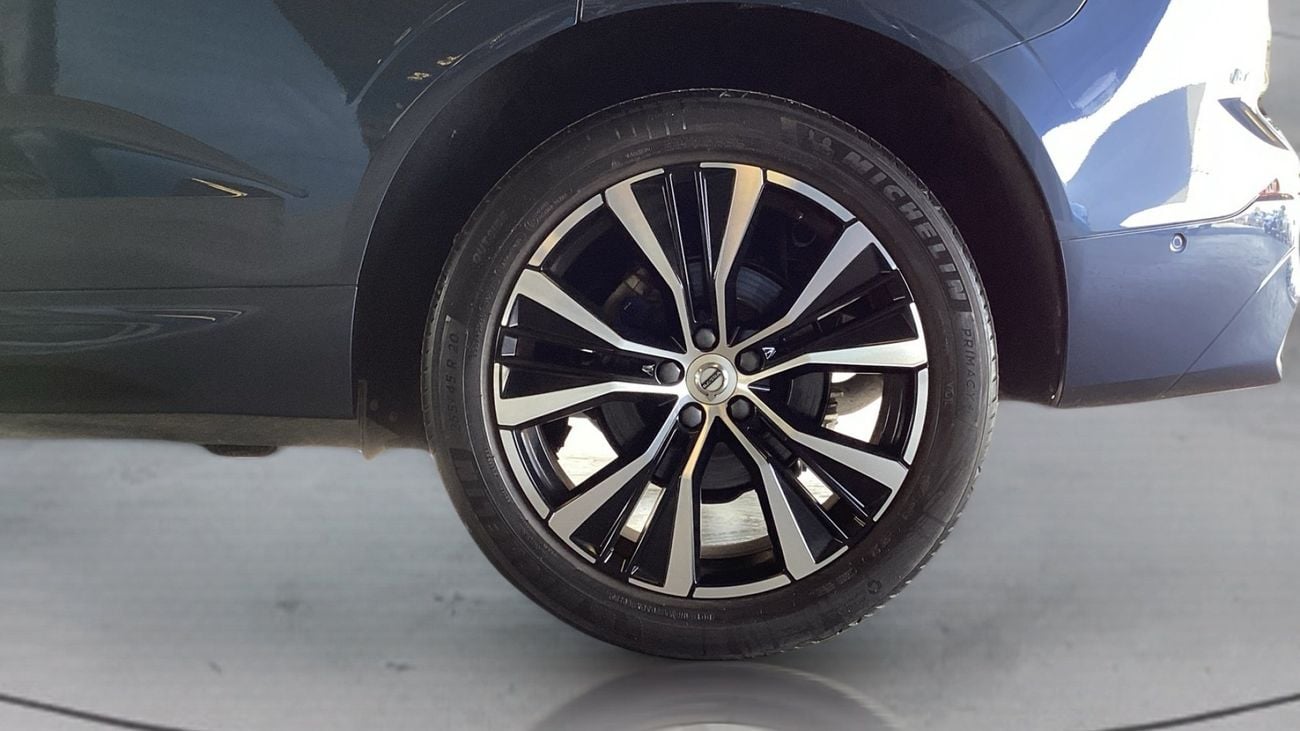 فولفو XC 60 2.0 B5 P MHEV ULTIMATE DARK 4WD AUTO | شامل الضمان | 0 ﺪﻔﻋﺓ ﺃﻮﻟﻯ