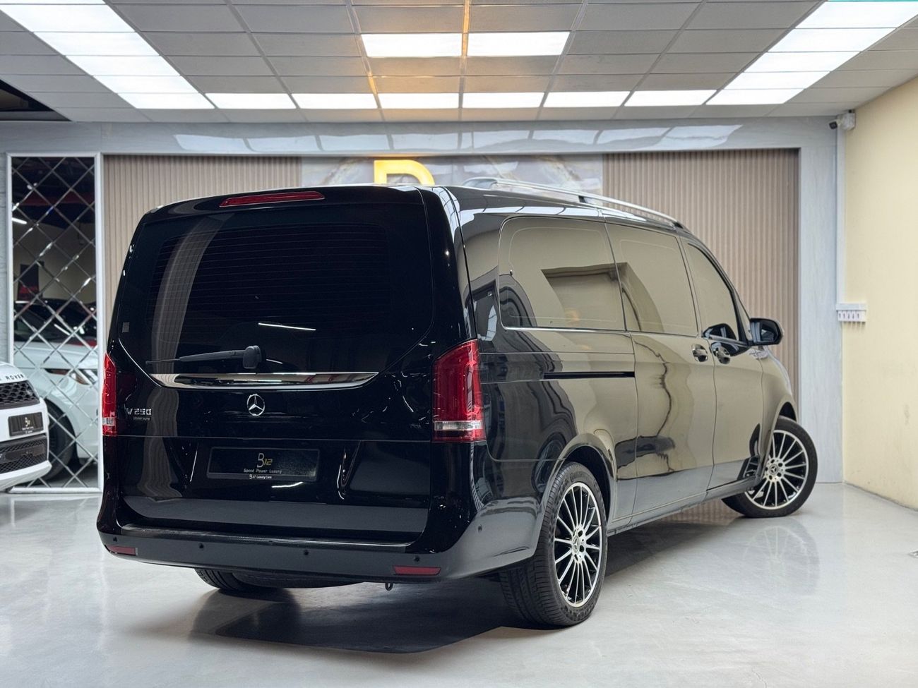 مرسيدس بنز V 250 Std 2.1L