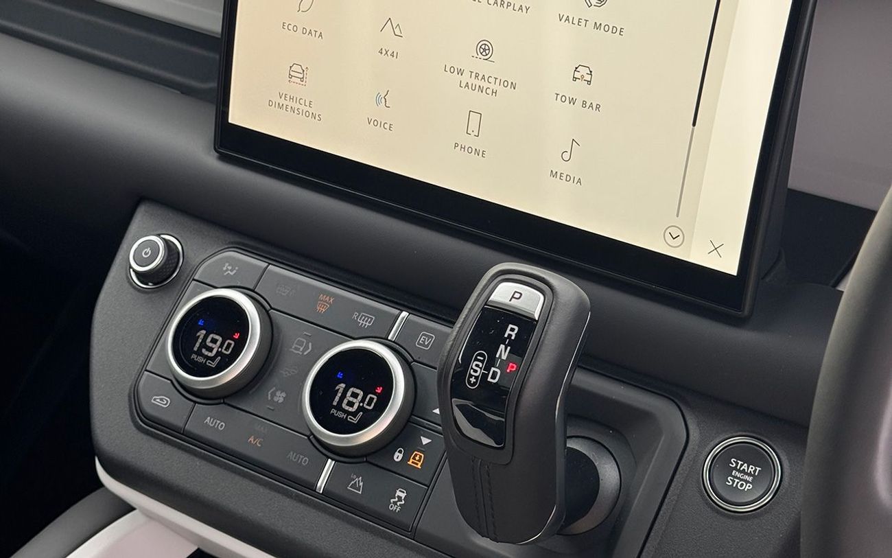 Land Rover Defender P300 110 2.0L (5 Seater) RIGHT HAND DRIVE