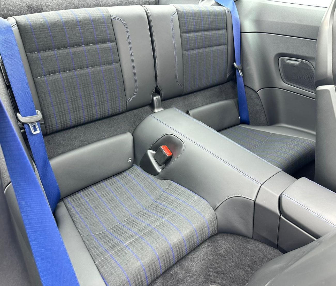 بورش 911 2025 Porsche 911 Carrera T, May/2028 Porsche Warranty, Porsche Full Service History, GCC