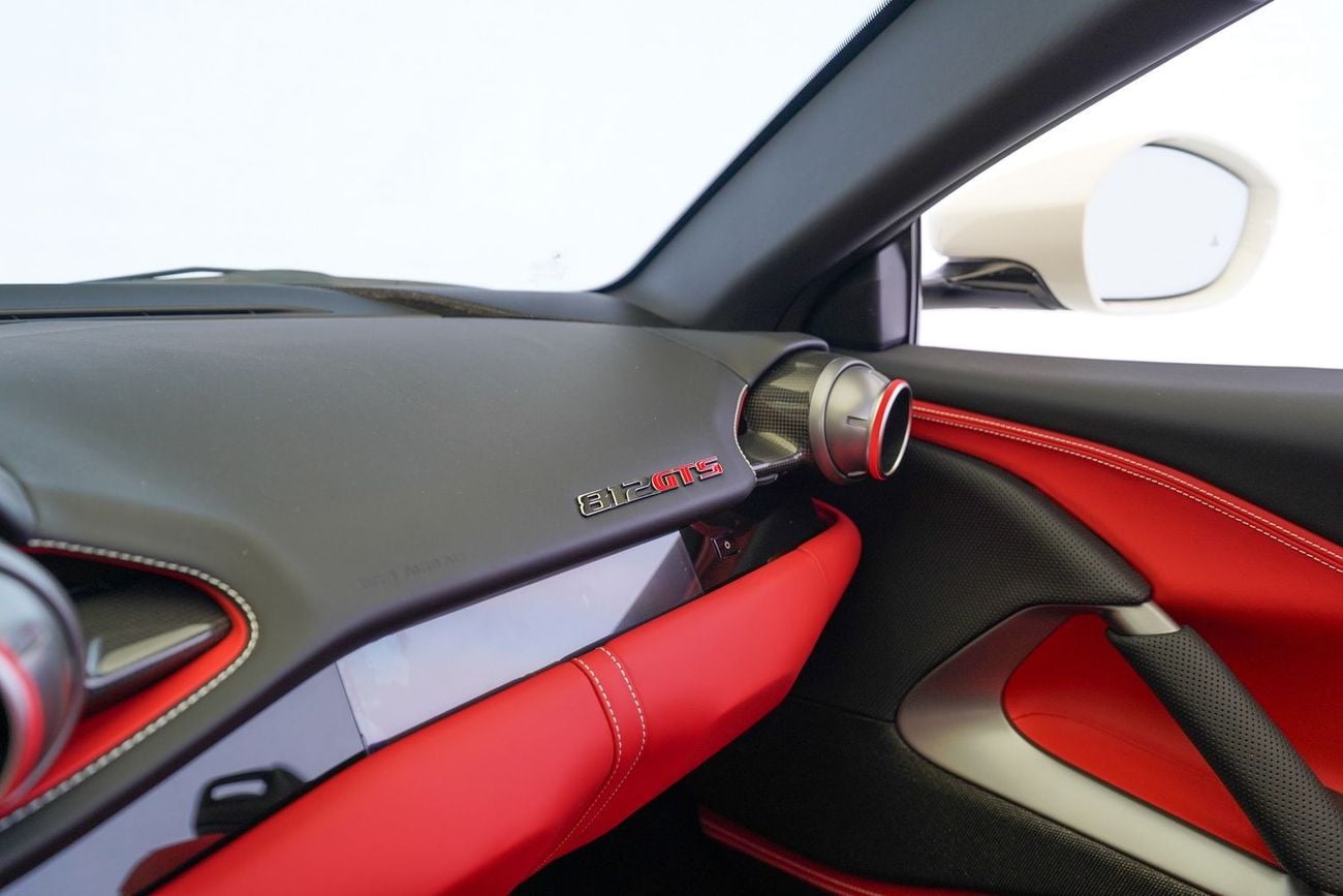 فيراري 812 GTS