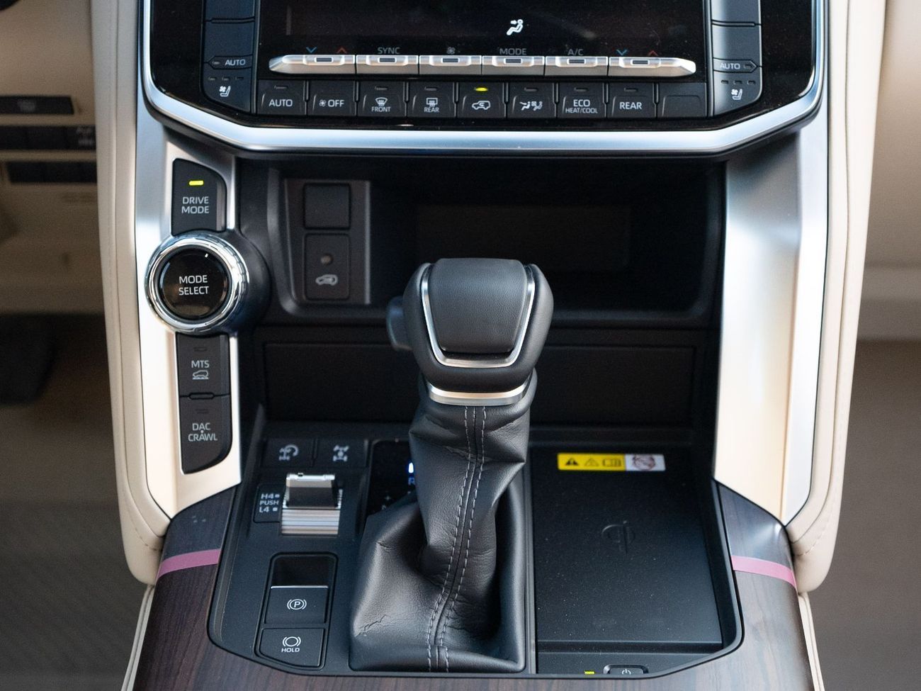 تويوتا لاند كروزر 2025 Toyota LC300 GXR S 3.5L - Grey Mettalic Inside Beige | Export Only