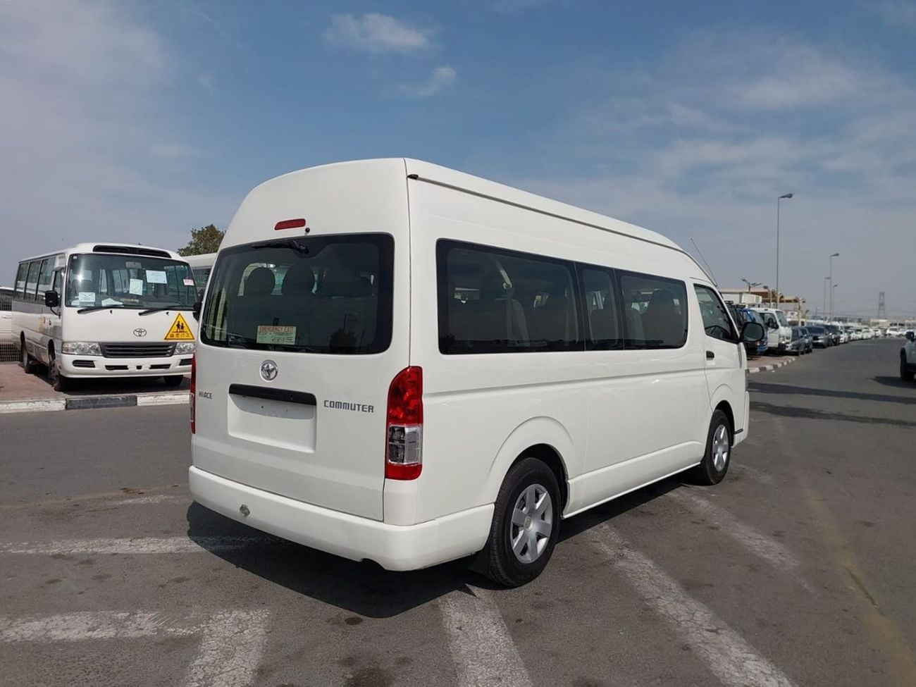 تويوتا هاياس (RAMADAN OFFER) TOYOTA HIACE COMMUTER VAN RHD 2018 MODEL 3.0 L DIESEL AUTOMATIC(PM36021)