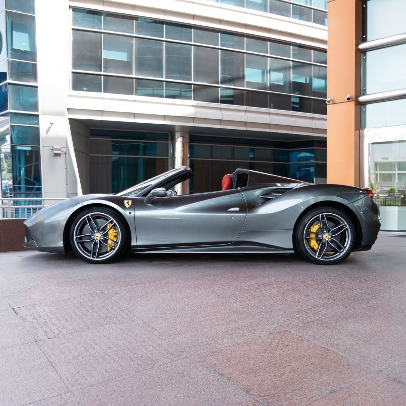 Ferrari 488 Spider STD 2018 FERRARI 488 SPIDER GCC DONE ONLY 26,000KM