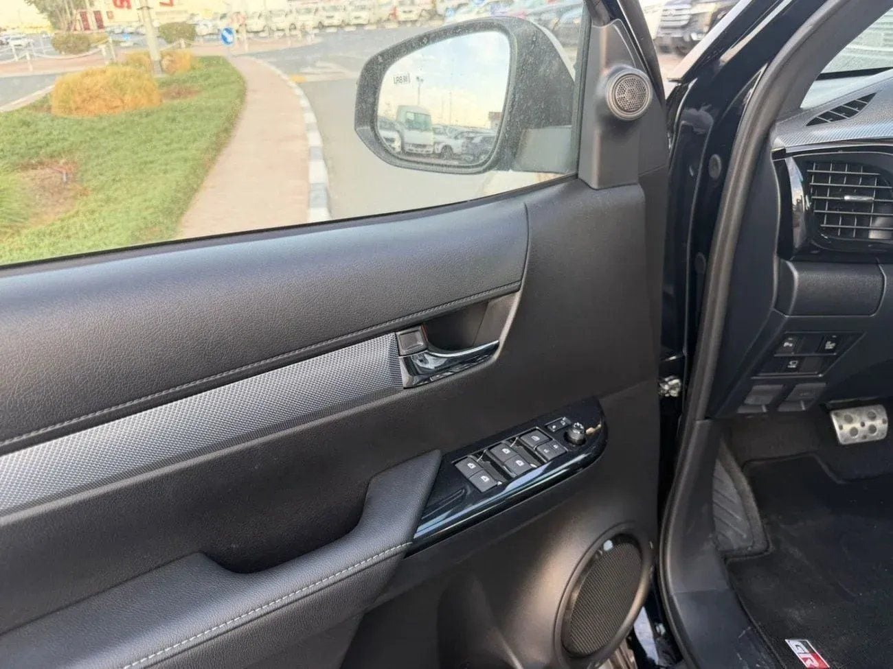 Toyota Hilux ADVENTURE Hilux GR sport 2.8L diesel 2026 full option