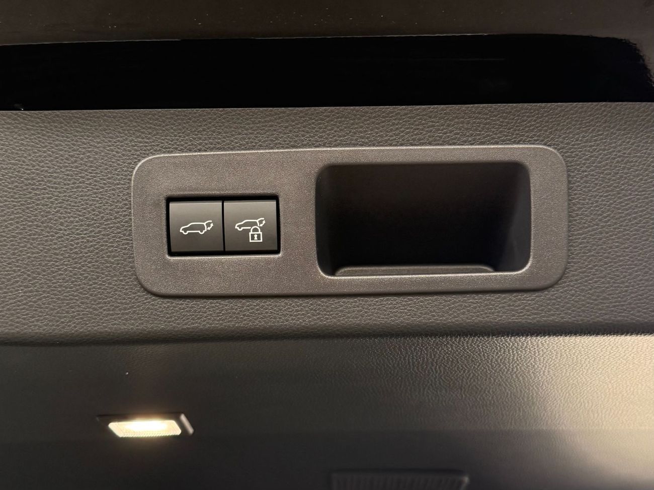 Toyota Land Cruiser VXR 3.5 HYBRID TWIN TURBO **التصدير فقط خارج الخليج**EXPORT ONLY**