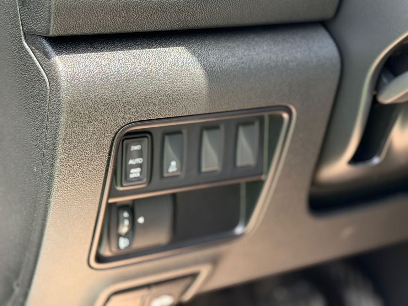 Renault Koleos 2.5L LE (4WD) Renault Koleos 4WD Full Option / GCC / 2018 / Free Accident