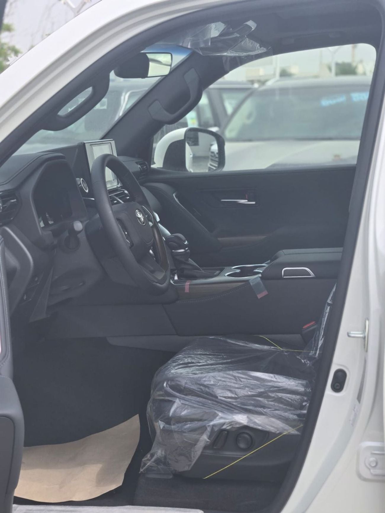 Toyota Land Cruiser LC 300 GXR 3.5L HYBRID A/T 7 SEATER