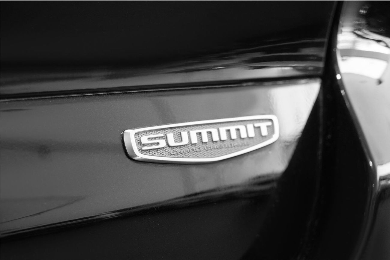 Jeep Grand Cherokee Summit 3.6L Summit 5.7L