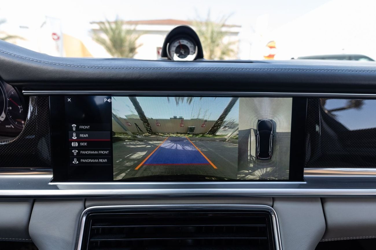 Porsche Panamera Turbo Sport Turismo 4.0L RWD