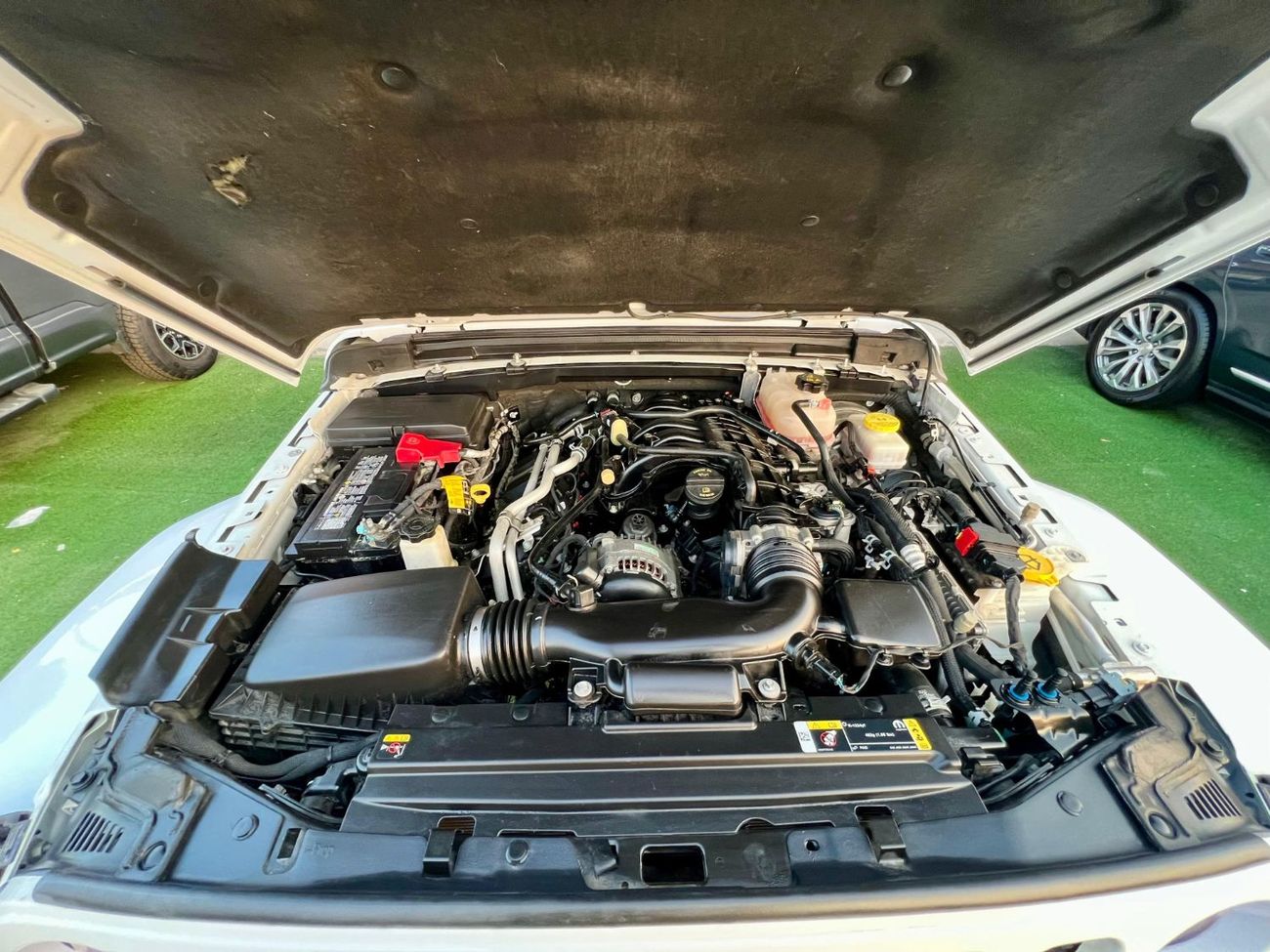 جيب رانجلر Sport S 3.6L M/T warranty one year bank financie available