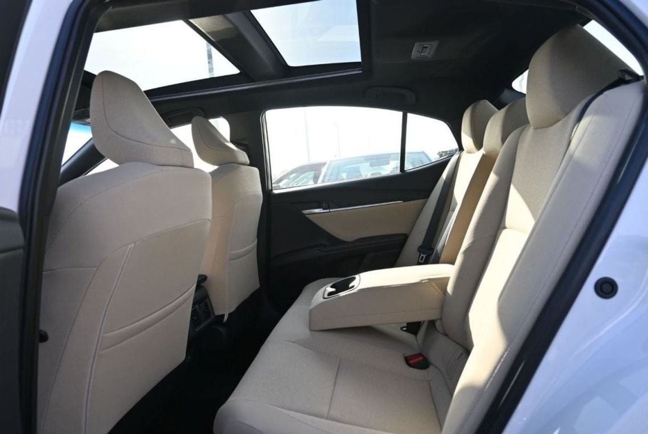 Toyota Camry LE HEV Toyota Camry LE 2.5L Hybrid, Model 2025 Color White (Export Price)