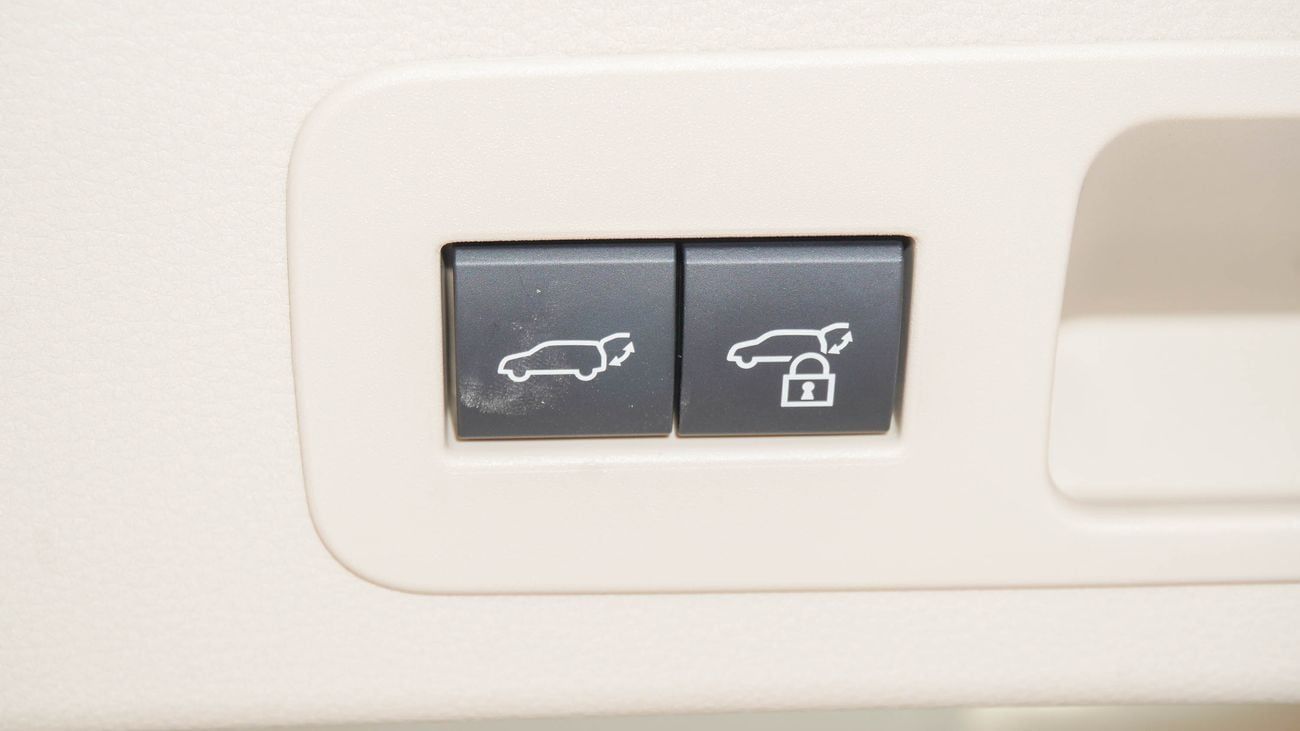 Toyota Land Cruiser GXR 4.0L V6