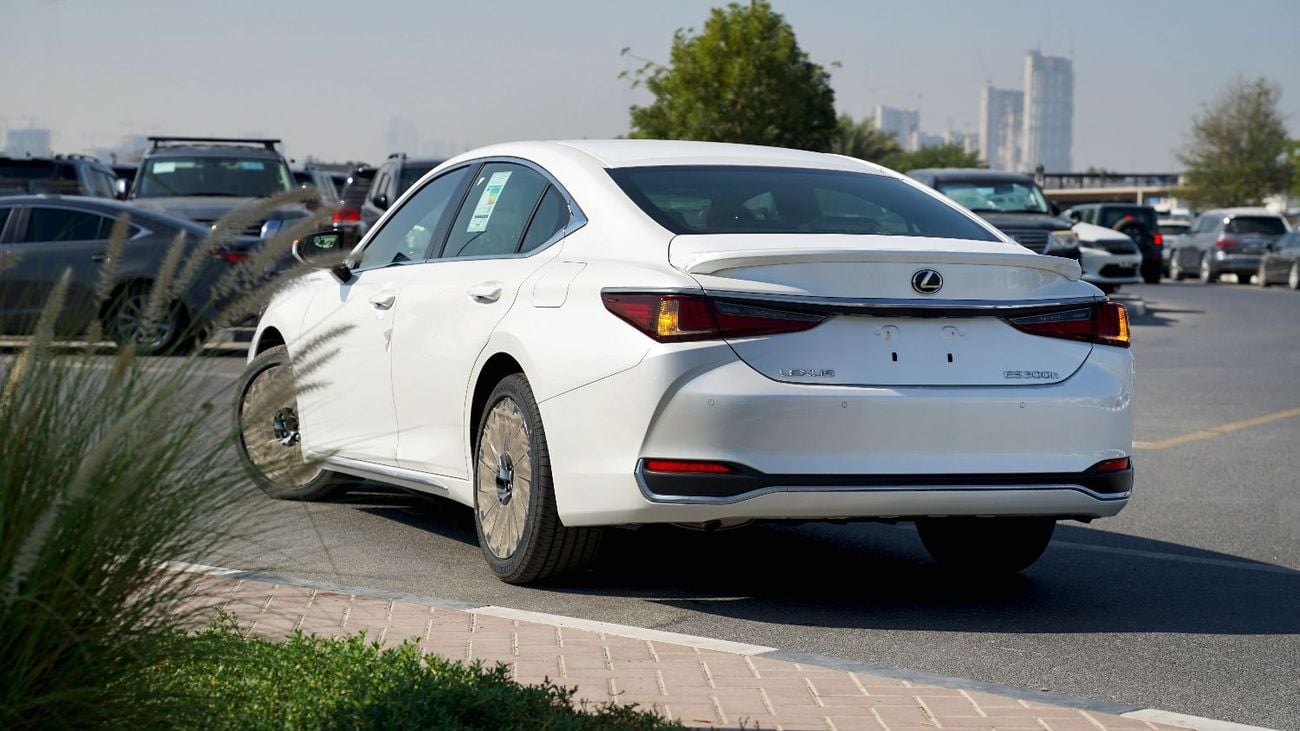 Lexus ES300h Lexus ES300h 2.5L | Hybrid | GCC | Hybrid Car | 2025 Lexus Sedan Car | Petrol Hybrid