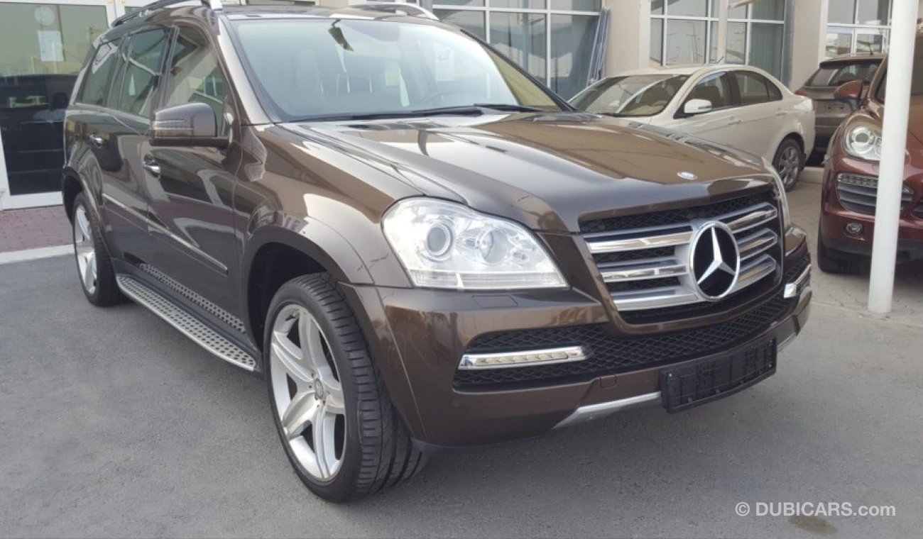 Mercedes-Benz GL 500 2012 GCC car  prefect condition no need any maintenance low mileage 100thous