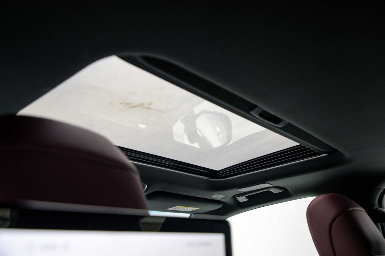 Lexus LX 600 Signature 3.5L - Sonic Quartz Inside Red | Export Only