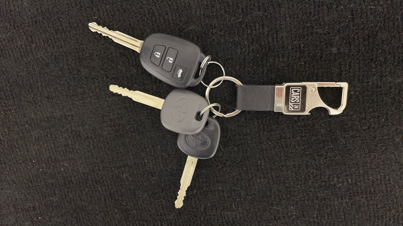 تويوتا يارس SE 1.5 | بدون دفعة مقدمة | اختبار قيادة مجاني للمنزل