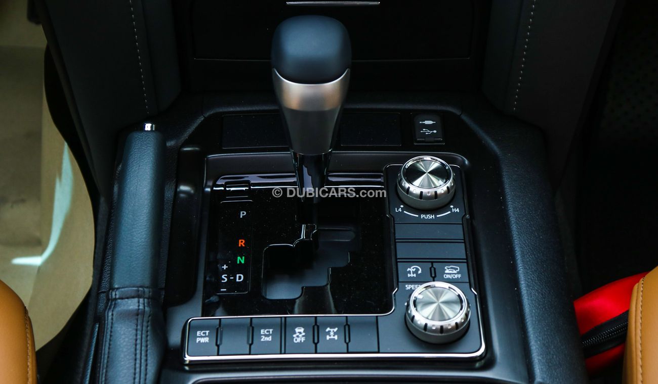 Toyota Land Cruiser GXR V8