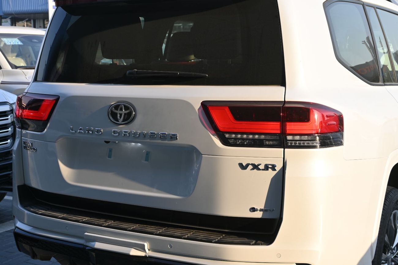 Toyota Land Cruiser VXR Toyota Land Cruiser VX-R 3.5L Twin Turbo + Hybrid V6 4WD
