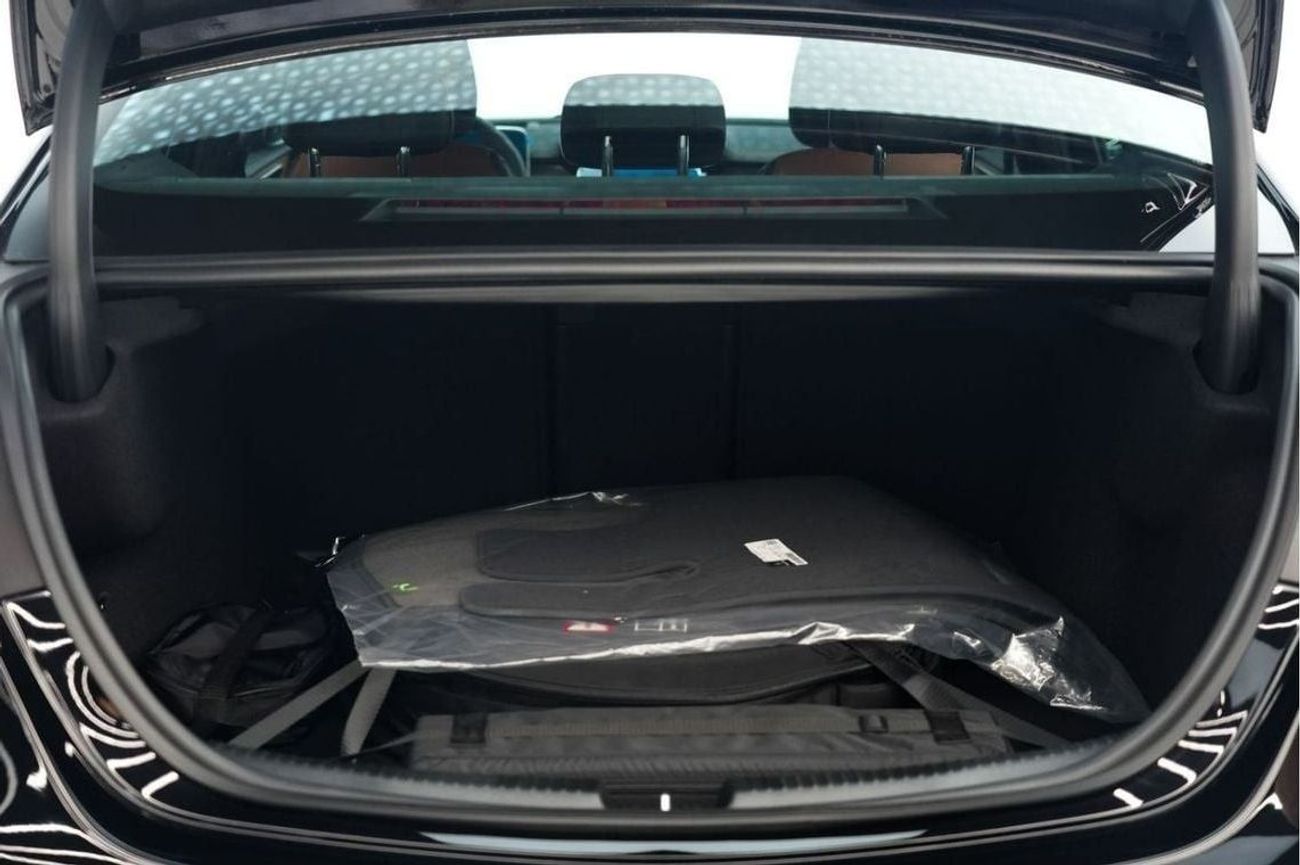 مرسيدس بنز C 200 Mercedes-Benz C 200 | 2025 GCC 0km | Agency Warranty | AMG Package |