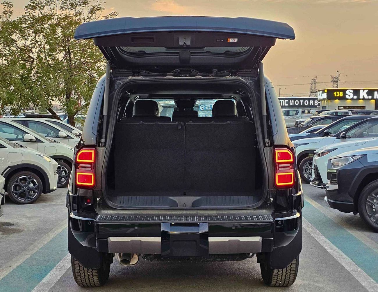 تويوتا برادو TURBO LUXURY / 2.8L DIESEL V4 / RADAR / LEATHER WITH MEMORY SEATS / (CODE # PDLX2)