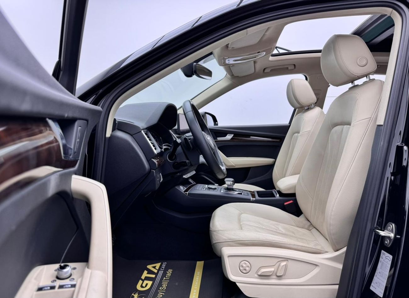 Audi Q5 45 TFSI Quattro S Line 2.0L (252 HP) 2018 AUDI Q5 45 TFSI S-Line Quattro, 1 Year Warranty, Audi Serv