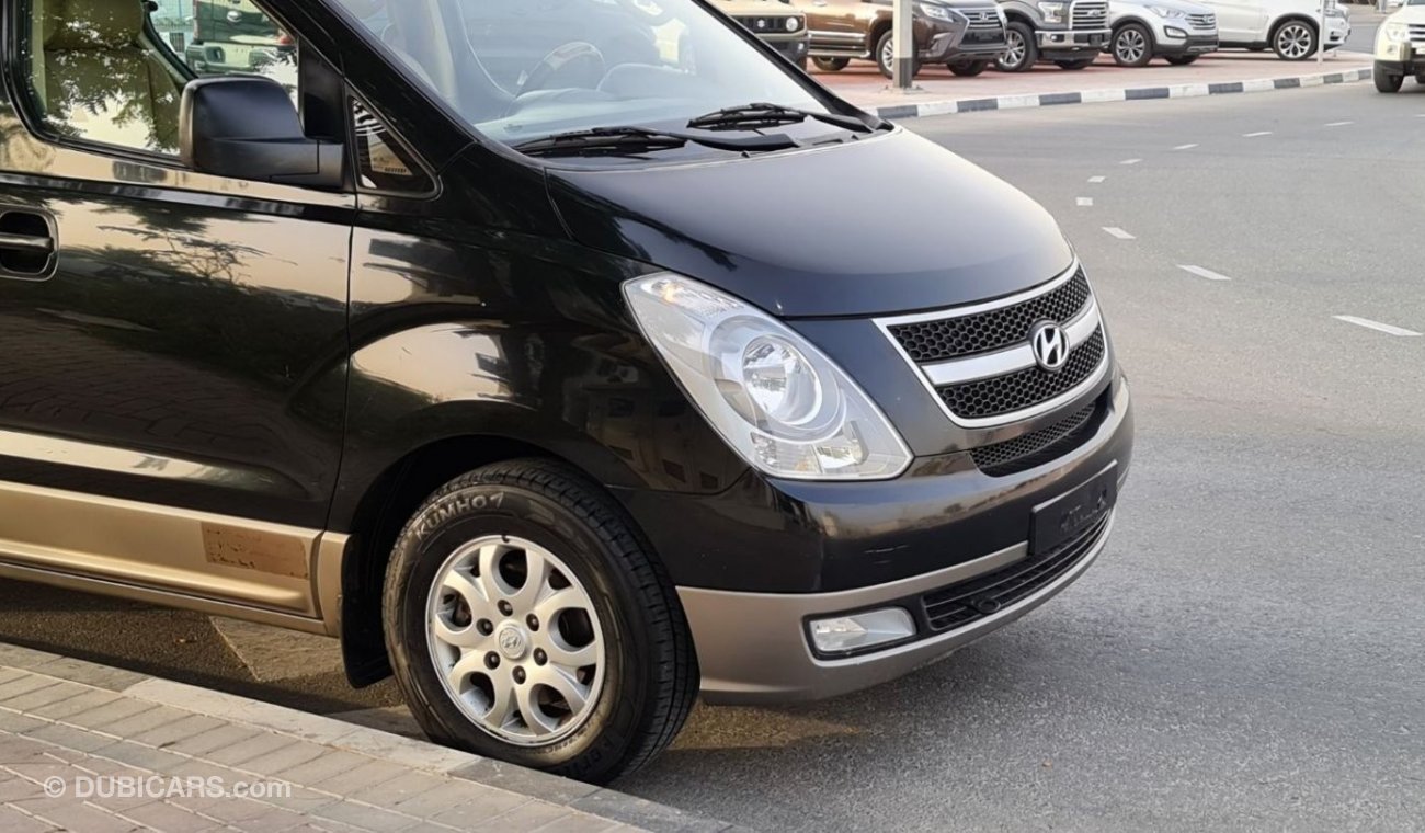 هيونداي H-1 9 Seats Leather/Alloy  Full Option 2016 GCC Partial Service History