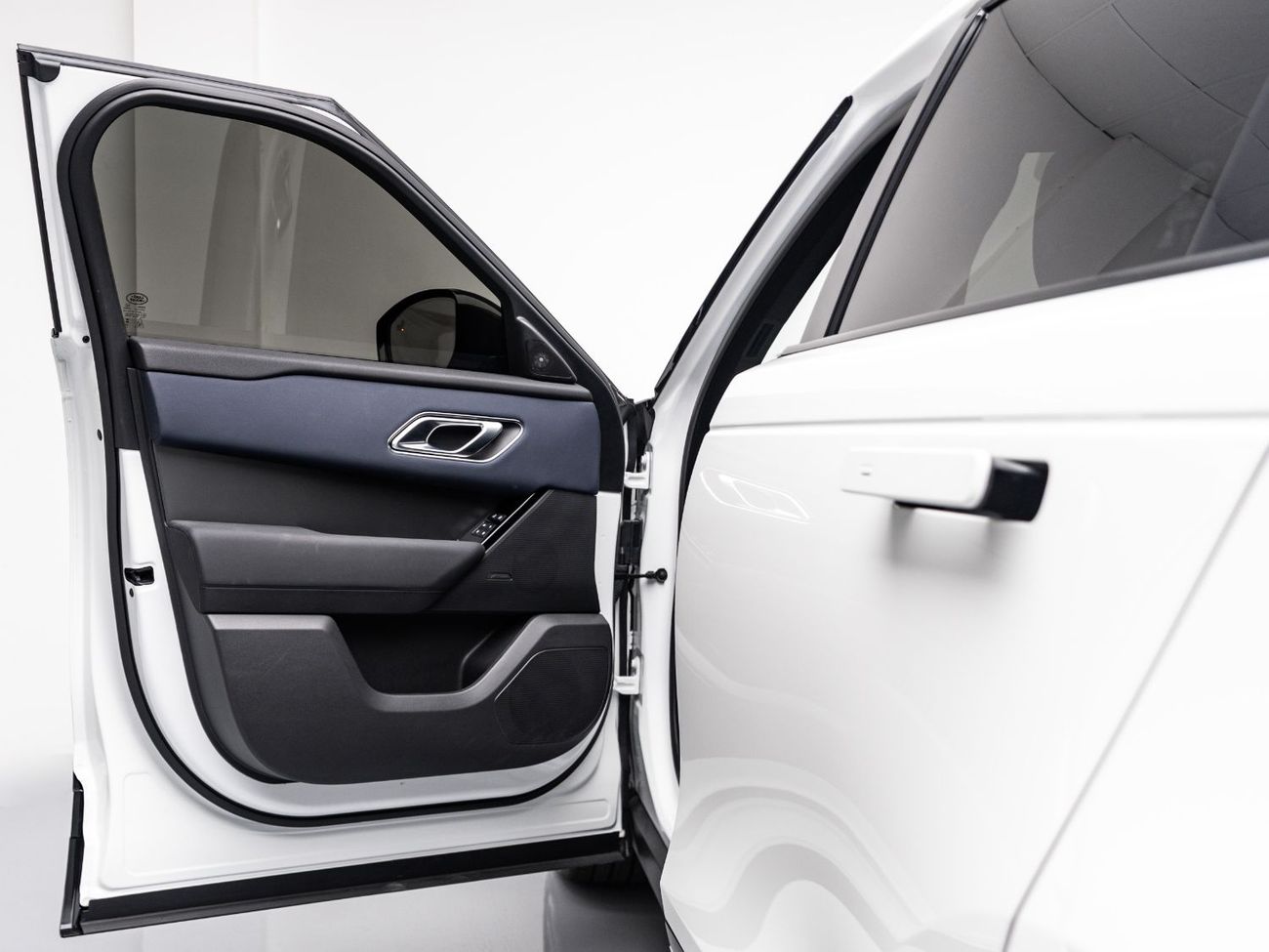 لاند روفر رينج روفر فيلار P250 2.0L (246 HP)